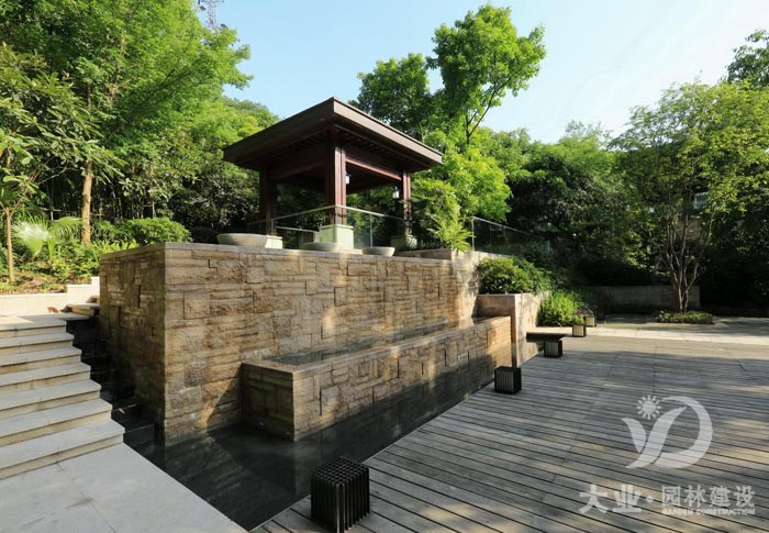 別墅庭院綠化養(yǎng)護(hù)難嗎?不難，大業(yè)園林教您做出美麗花園!