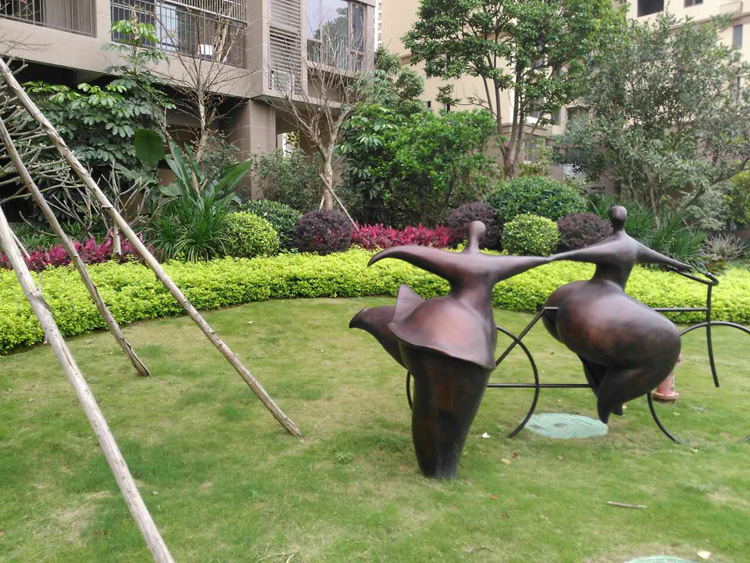 如何通過園林綠化養(yǎng)護使城市充滿綠色？